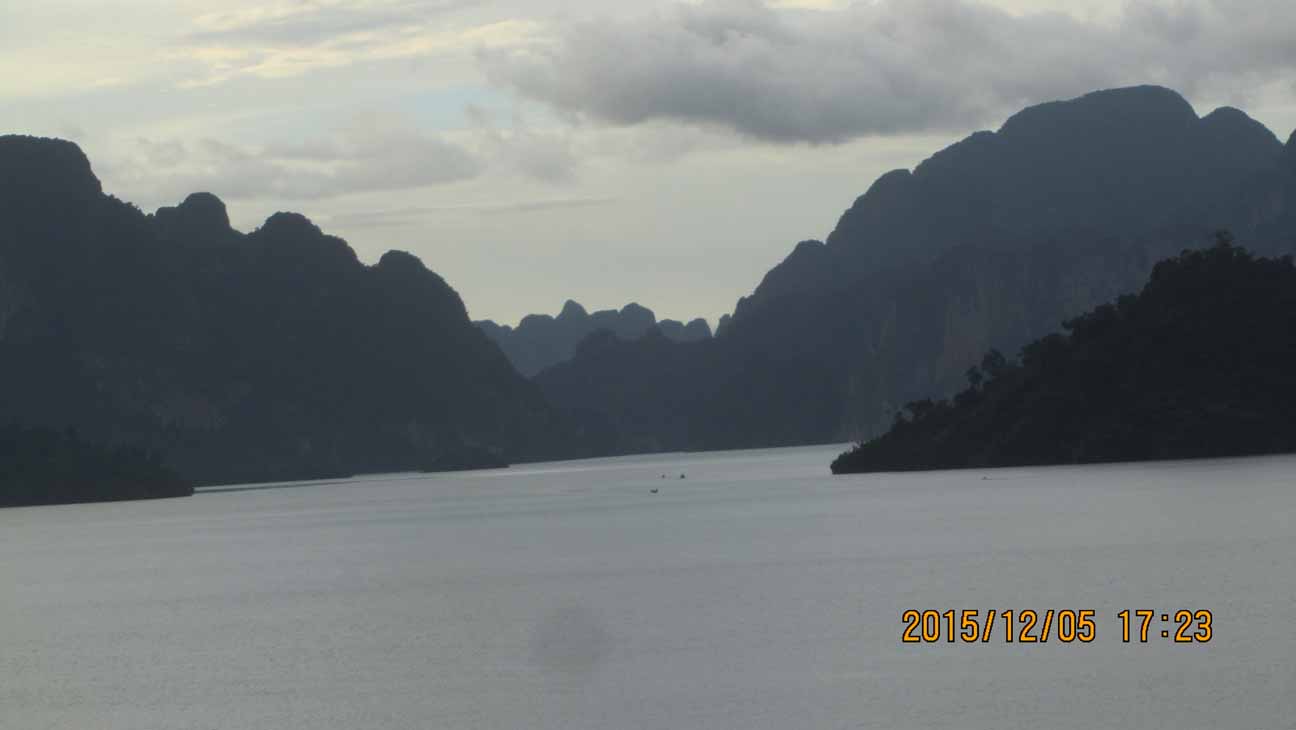 Dam_panorama 08.JPG 46.5K